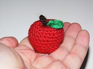 Apple amigurumi pattern
