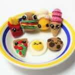 Delicious Amigurumis: 18 patterns of amigurumi food
