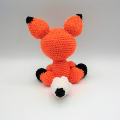 Autumn Gnomes: 12 Patterns to crochet Autumn Amigurumis - Image 13