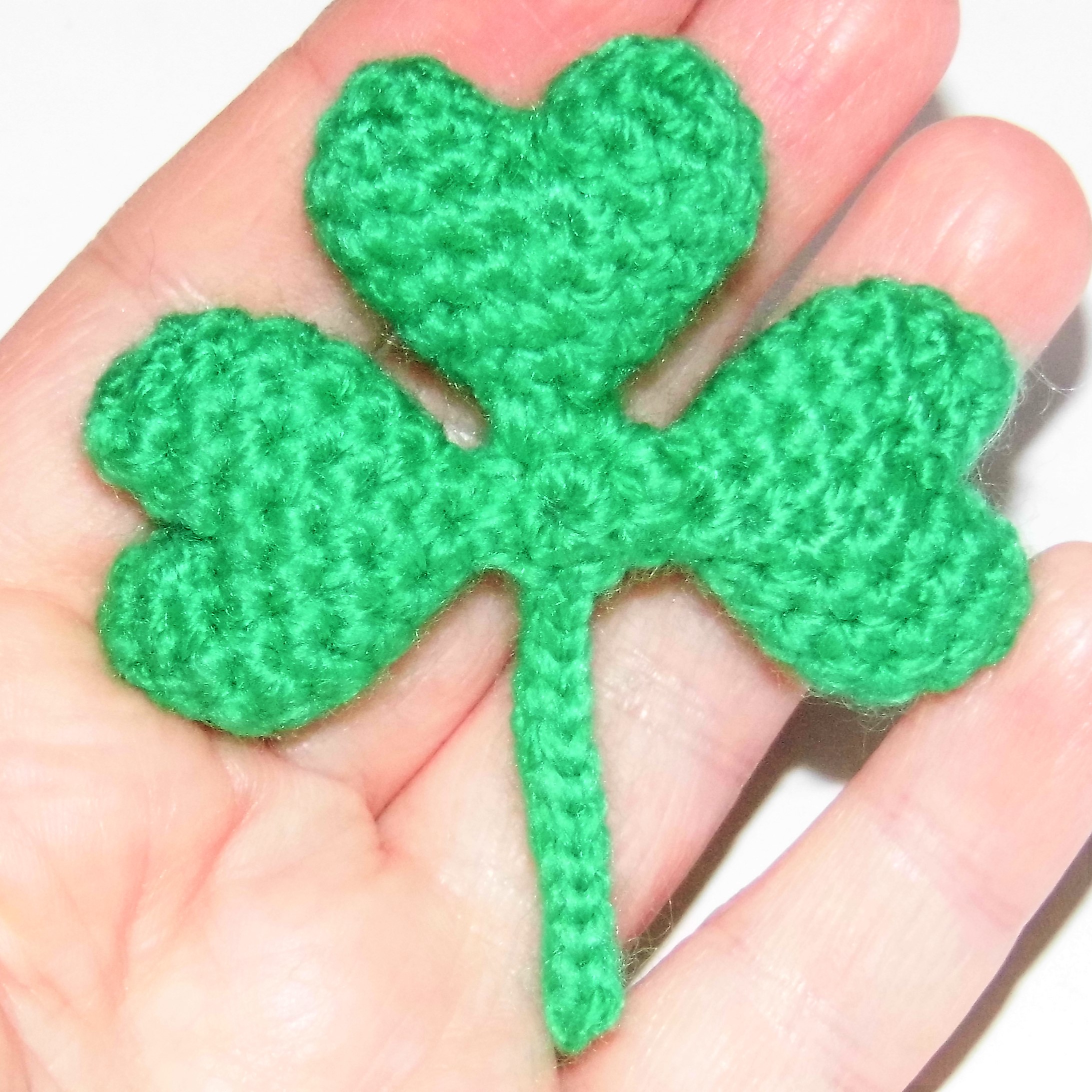 Crochet Four Leaf Clover Keychain  Crochet clover, Crochet keychain  pattern, Crochet patterns