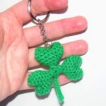 St Patrick’s shamrock amigurumi keychain