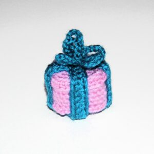 Gift box Amigurumi pattern