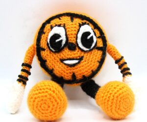 Miss Minutes Amigurumi Pattern